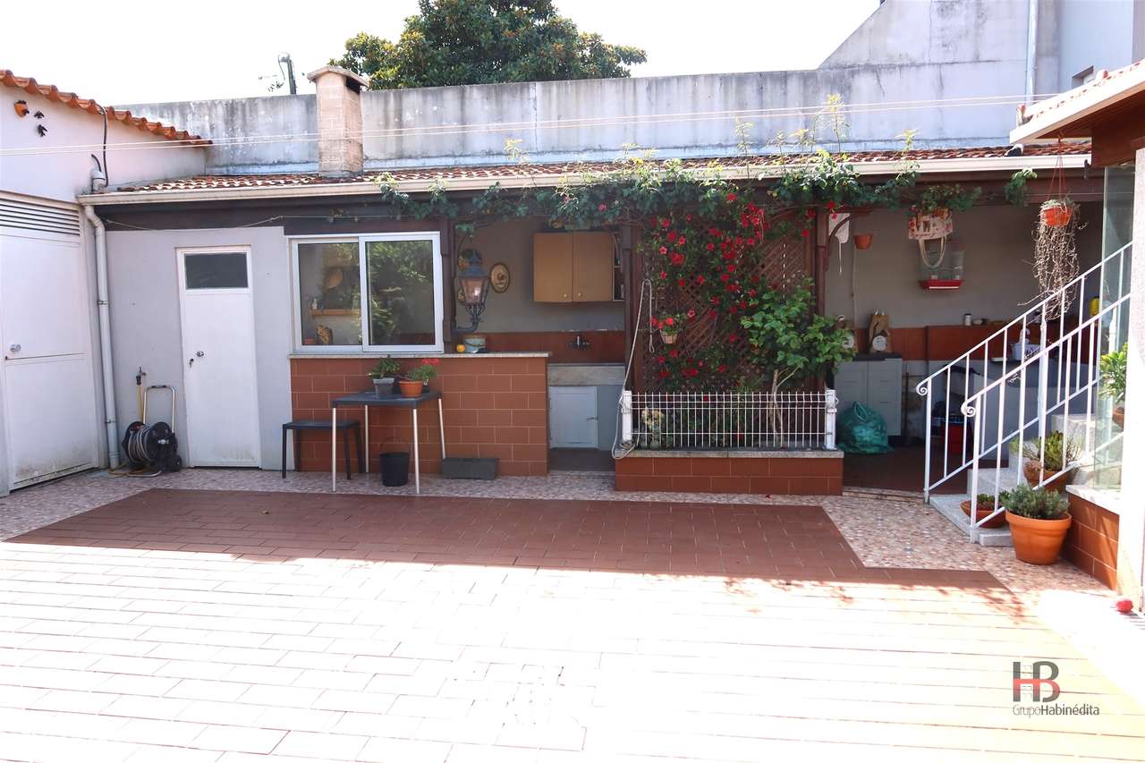 Oportunidade Única: Moradia T3 no Centro de Gondomar-32