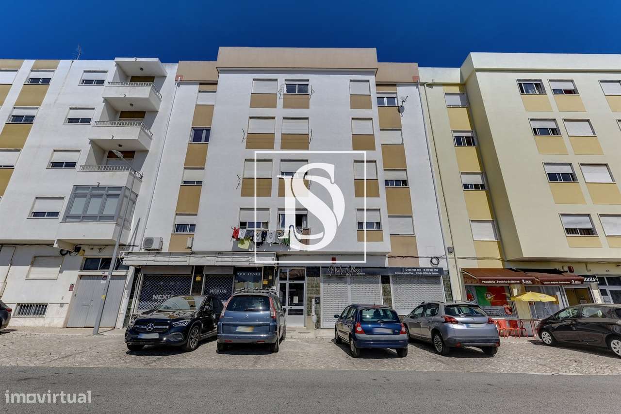 Apartamento T2  com orientação sul, arrecadação e excelente Localizaçã-17