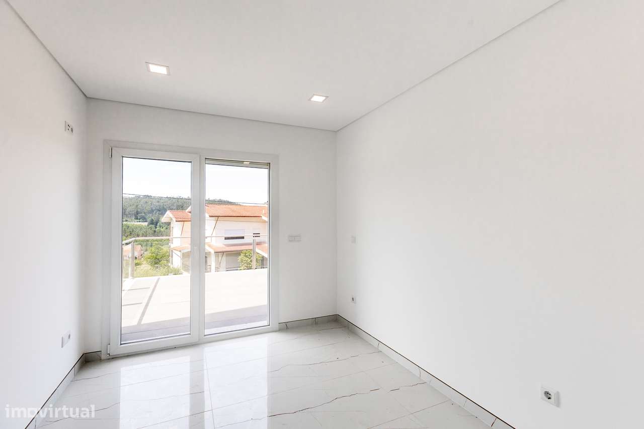 Moradia T4+1 em Vil de Matos, Rios Frios, Coimbra - Grande imagem: 5/42