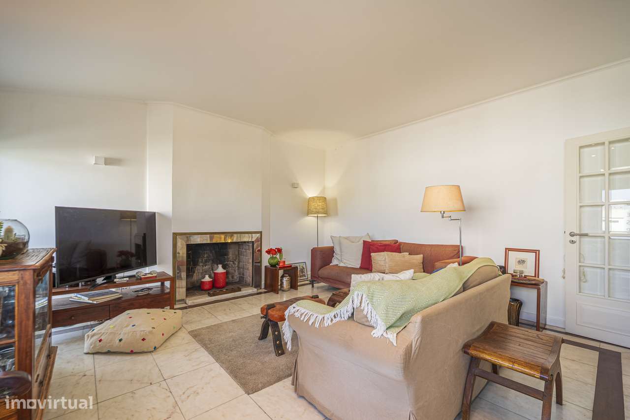 T3 Duplex-Alfragide - Lareira, 3 Casas de Banho, Dispensa e Lavandaria-5