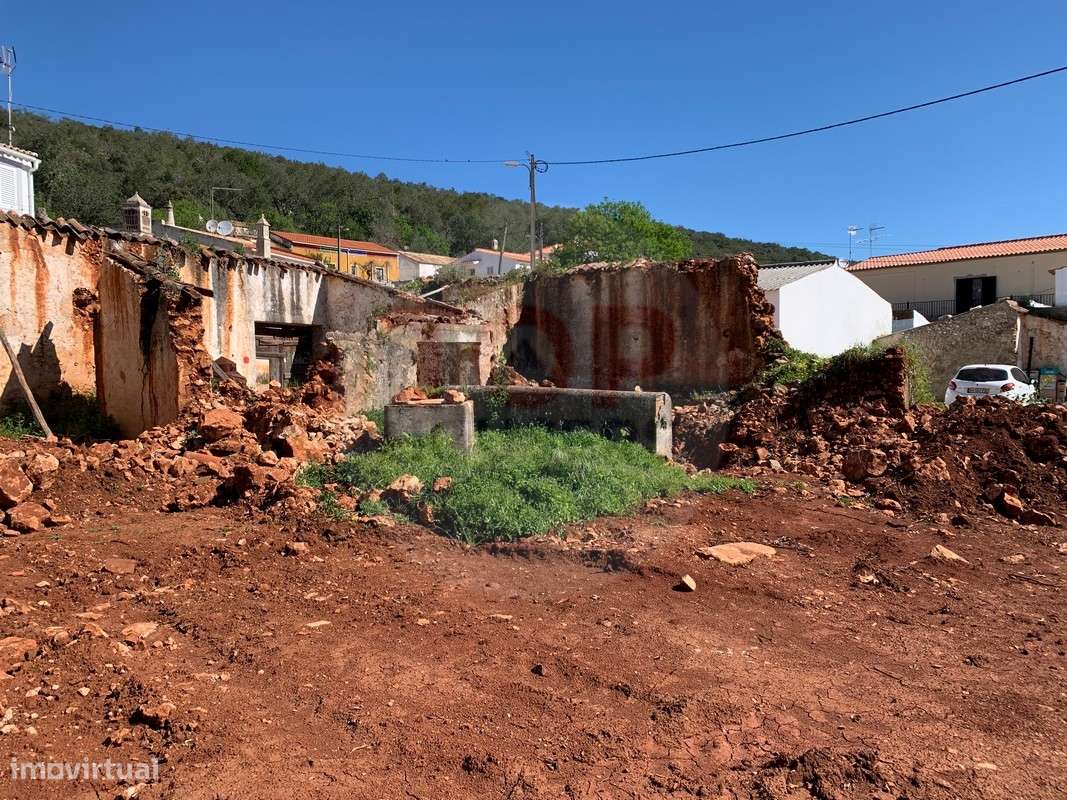 Terreno com ruína - construção de moradia unifamiliar - Grande imagem: 3/13