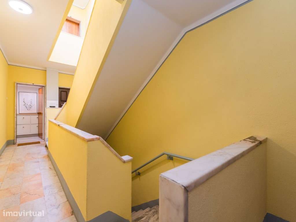 T2 Remodelado Centro de Linda-a-Velha-22