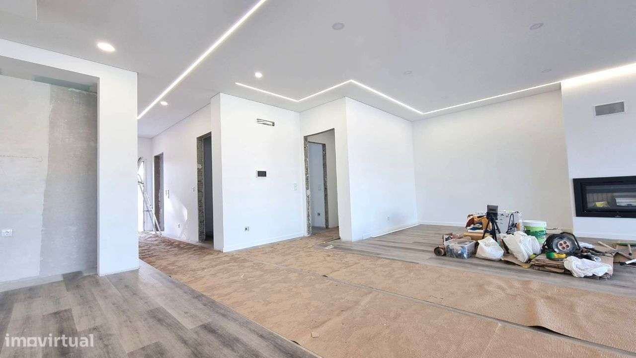 Moradia Térrea, com piscina – Azeitão-10