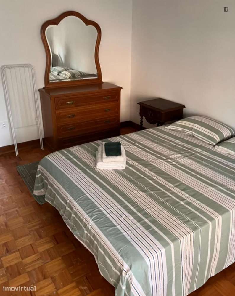 Quarto - localizado em Campanhã Porto - Grande imagem: 3/6