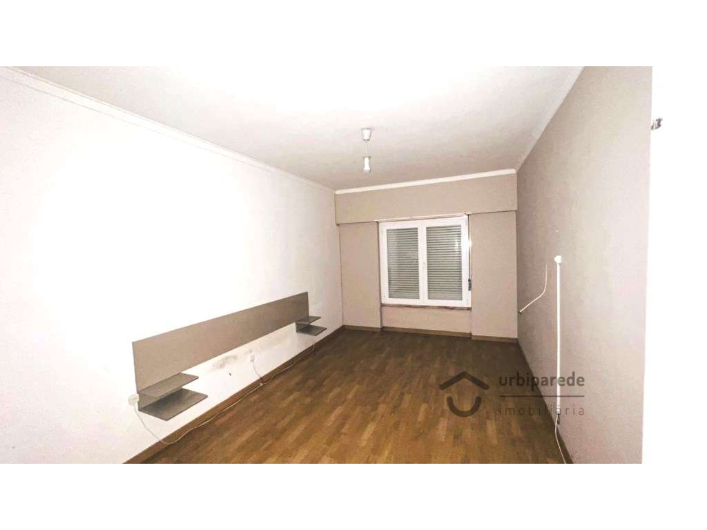 Apartamento T3, em Monte Abraão Queluz-19