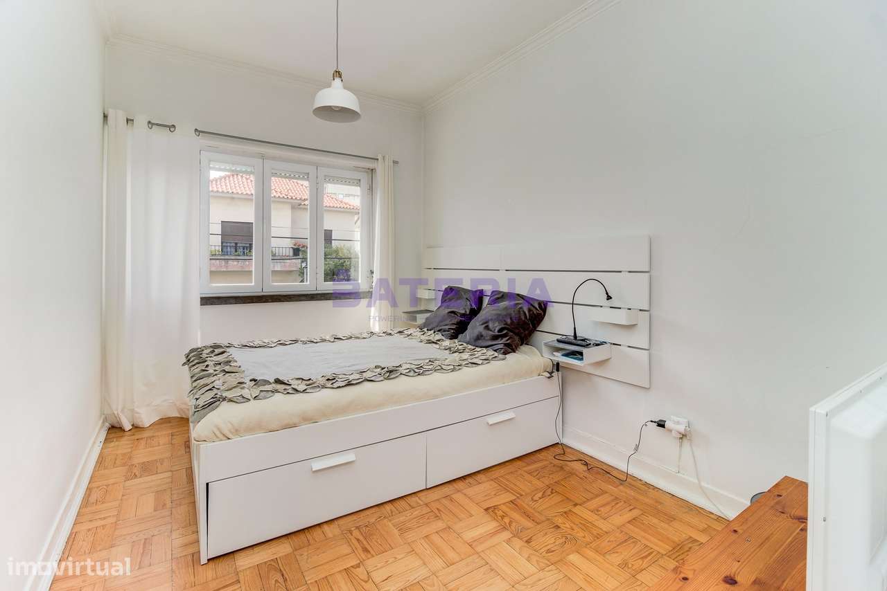 Moradia Independente T5 em Linda-a-Velha-23