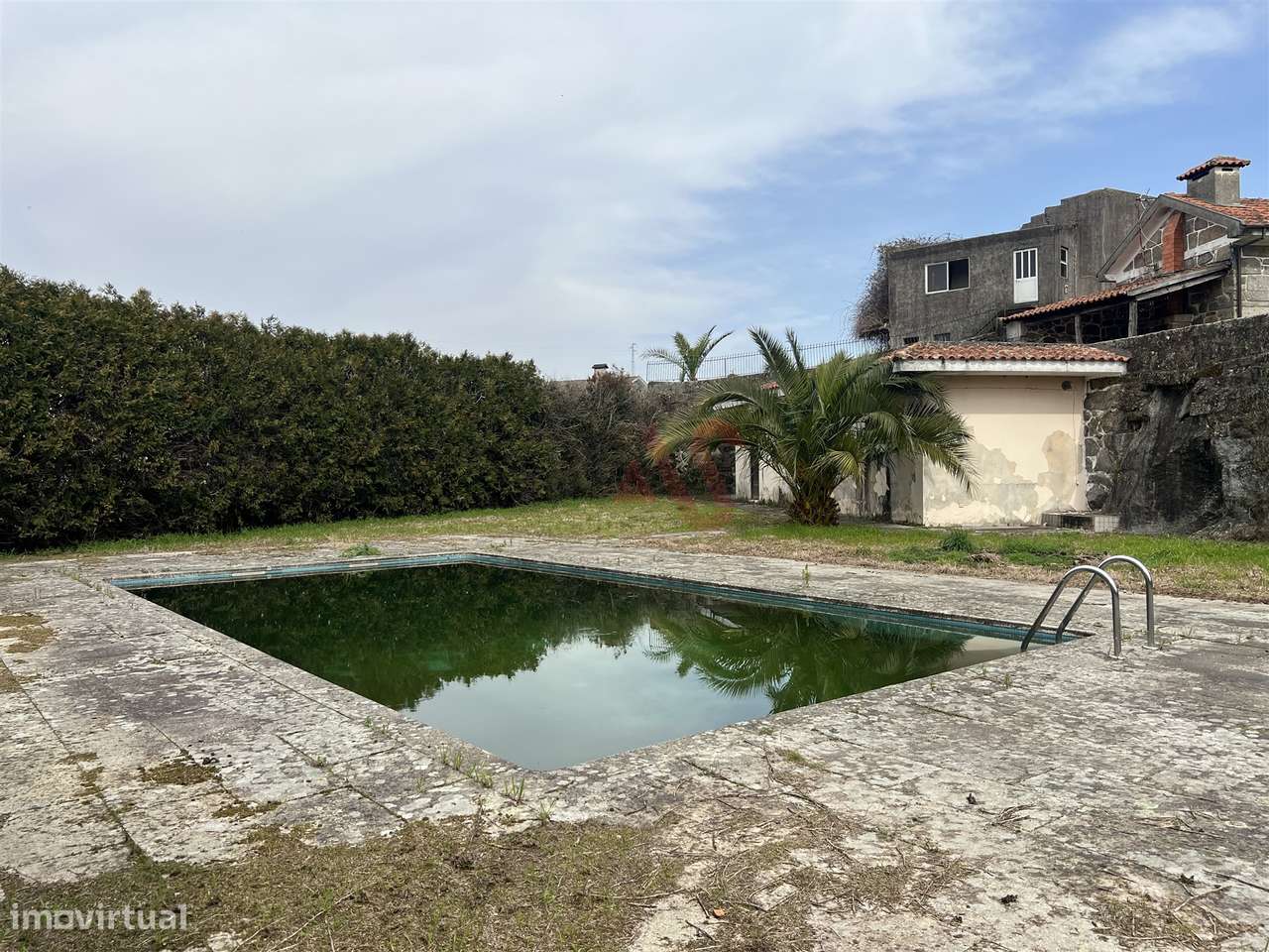 Moradia T4 com Piscina e Terreno de 2.407m² | Raimonda, Paços de Ferre-12