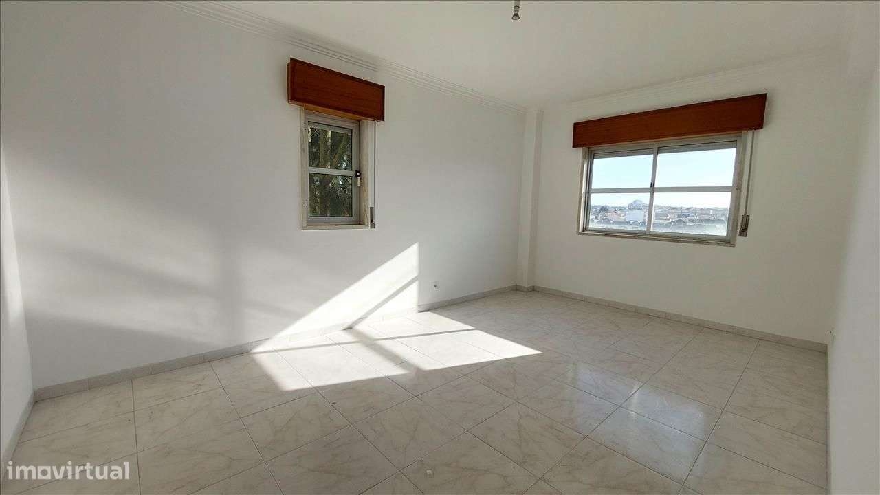 Apartamento T2 em Mem Martins - Grande imagem: 4/17