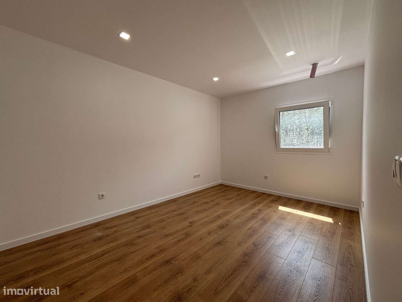 Moradia T4+1/ Terreno / Terraço / Nova / Caxarias-20