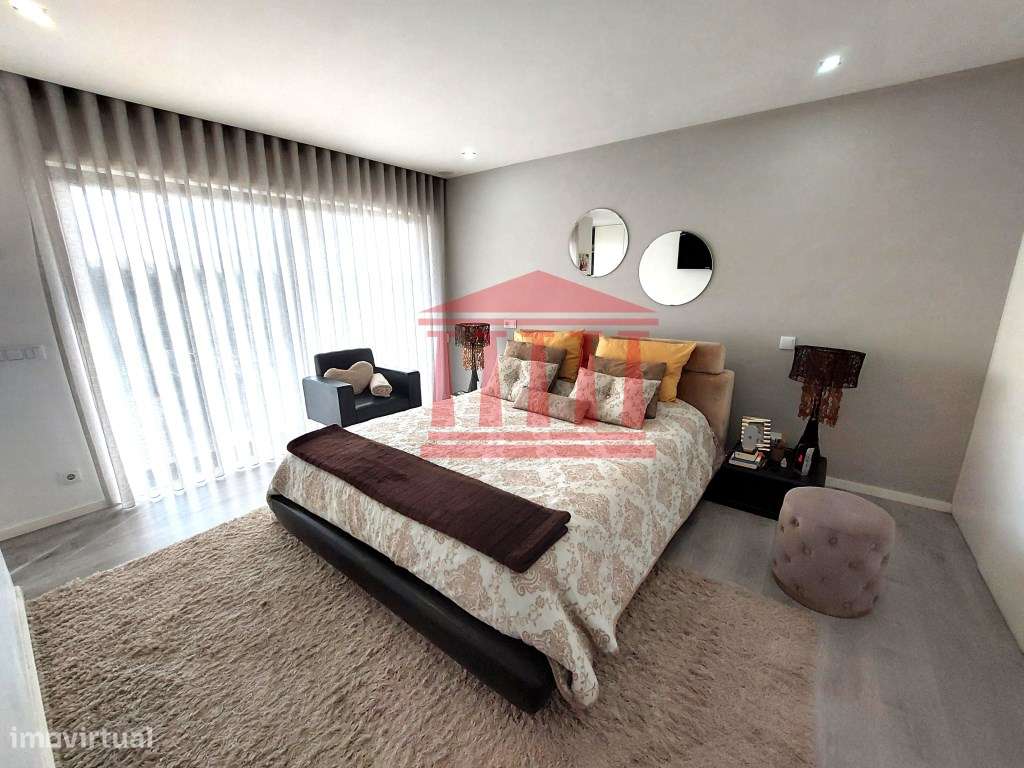 MORADIA TÉRREA SEMINOVA-33