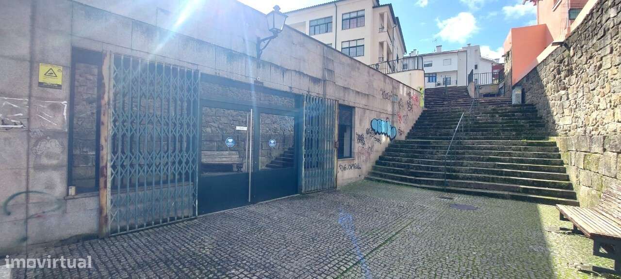 Espaço Comercial no Centro Comercial Académico em Viseu-6