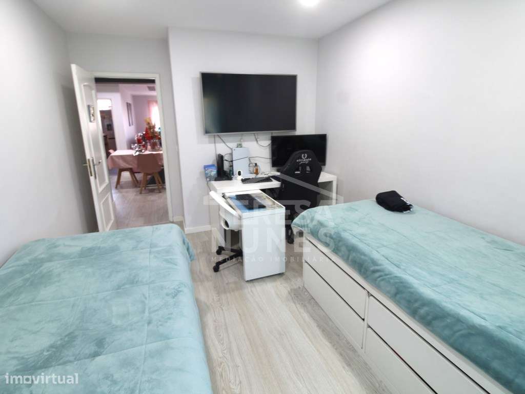 APARTAMENTO T4 - BARREIRO /CIDADE SOL-9