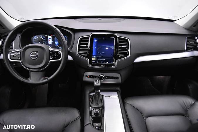 Volvo XC 90 - 9