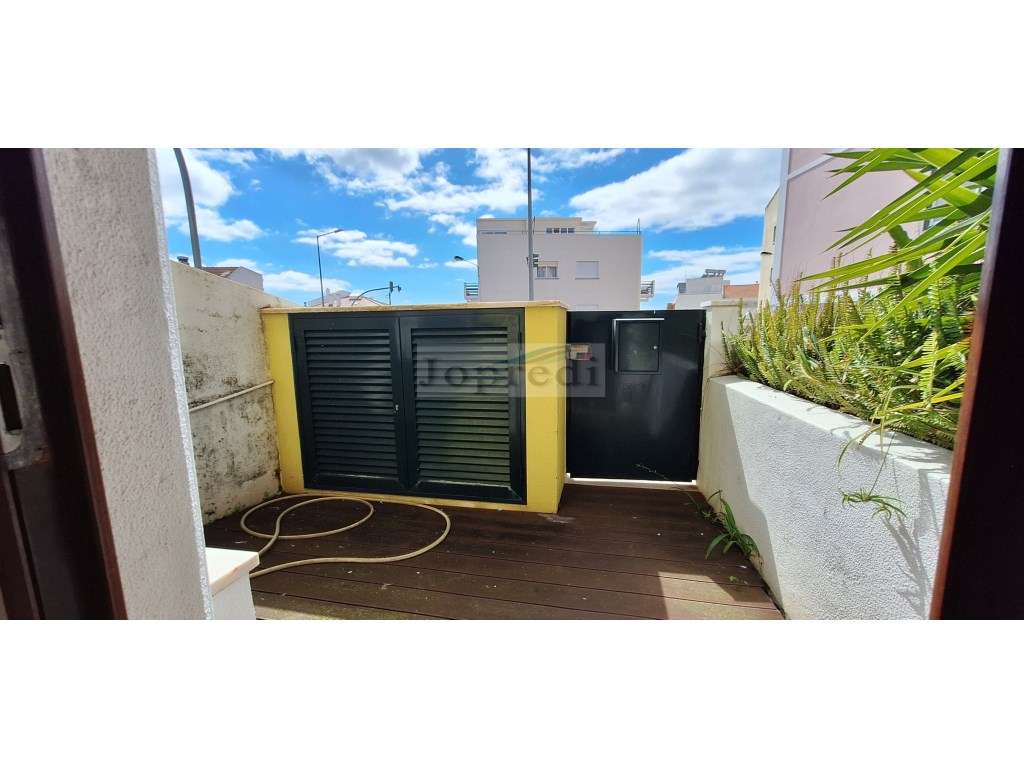 Moradia T1 Triplex no centro da Parede - Grande imagem: 3/14