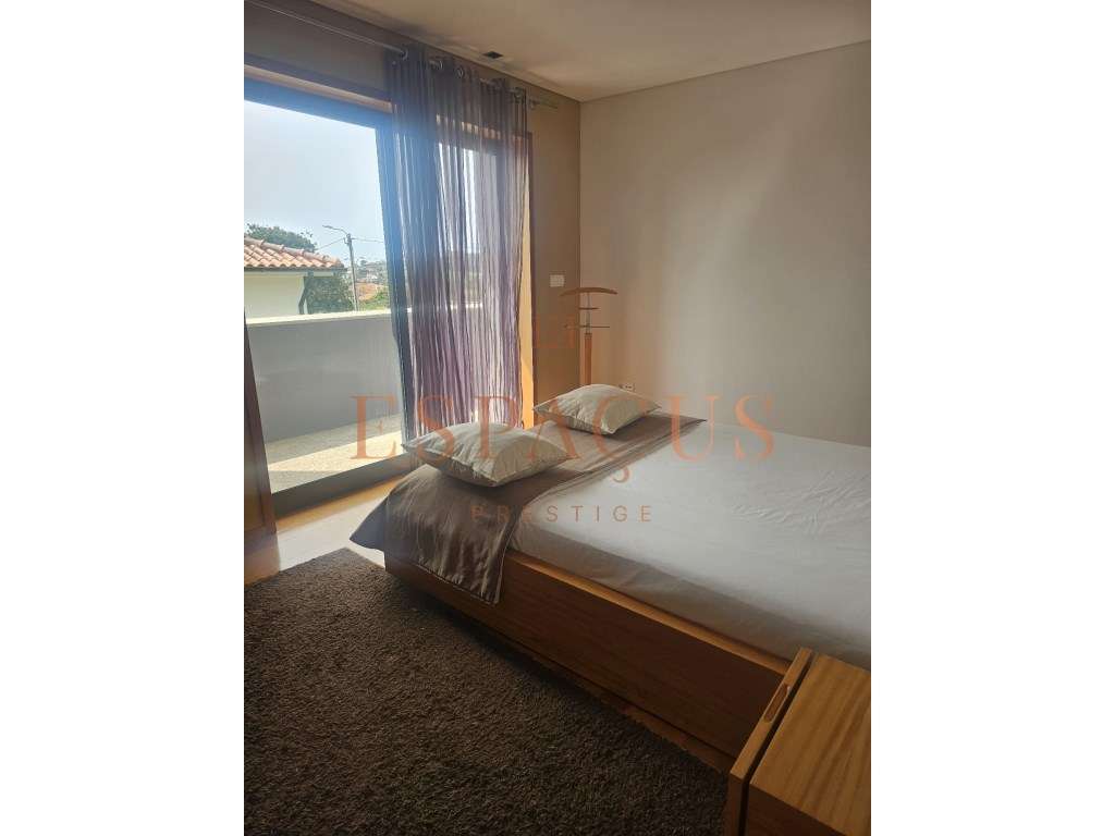 Moradia V4 com Vista Mar - Um Refúgio de Conforto e Elegância-48