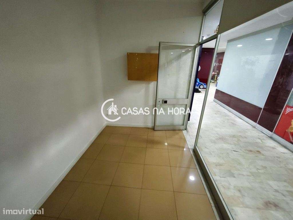 LOJA COMERCIAL  Centro Comercial Galáxia  Centro de Mem Martins / S...-5