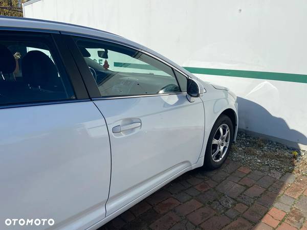 Toyota Avensis Combi 1.6 Edition - 32