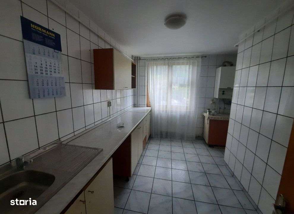 Apartament  3 camere Central , 67 metri, etaj parter Cod:160318-6