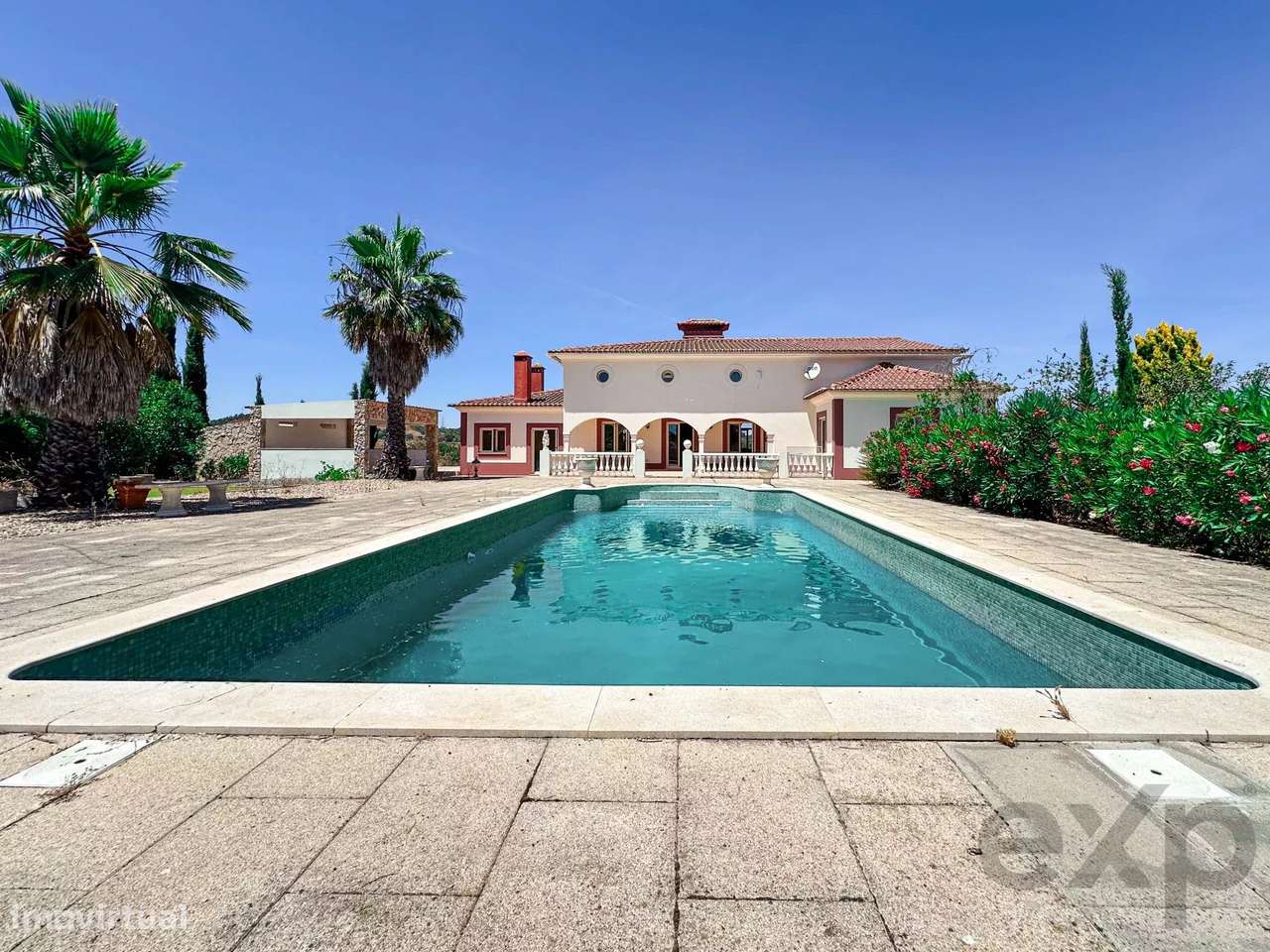 Casa senhorial privada com piscina em mais de 5 hectares.-7