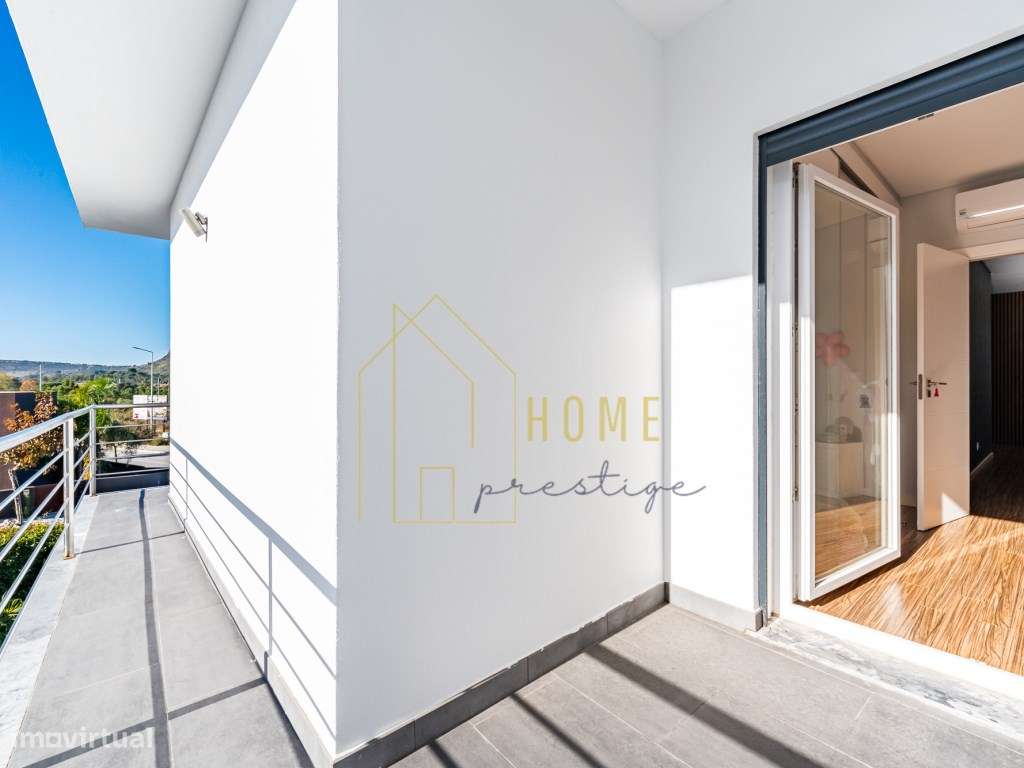 Moradia T4 na Urbanização Jardins de Santiago- Setúbal-49