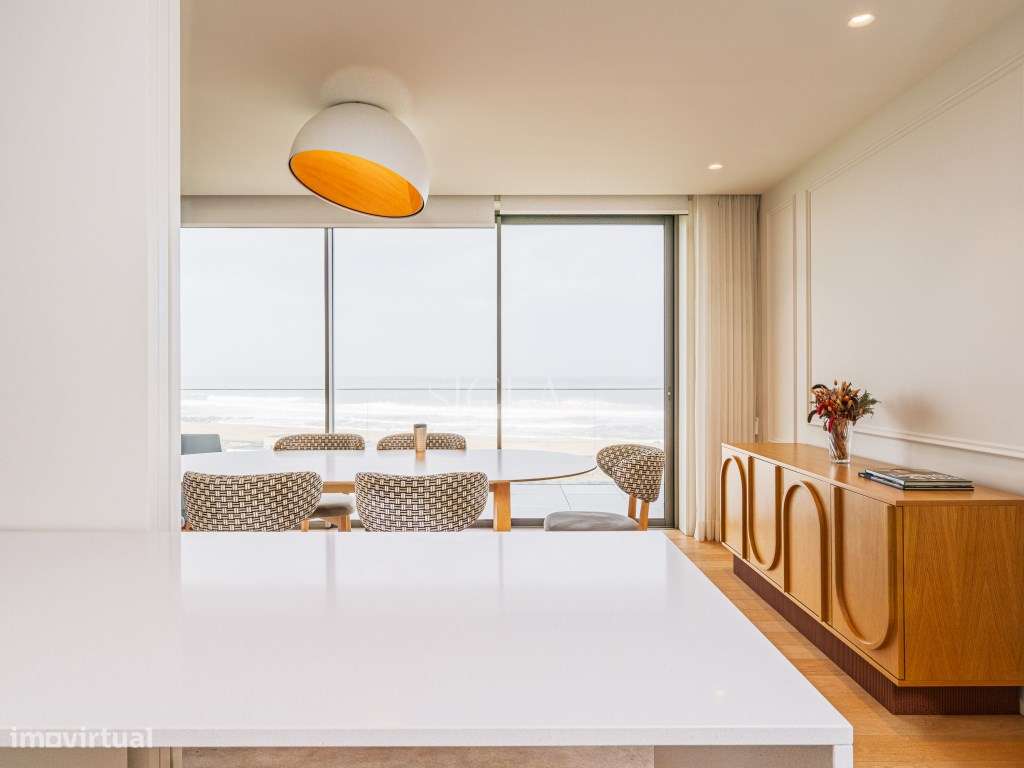 Penthouse T3 com piscina no terraço - Primeira linha de Mar-17