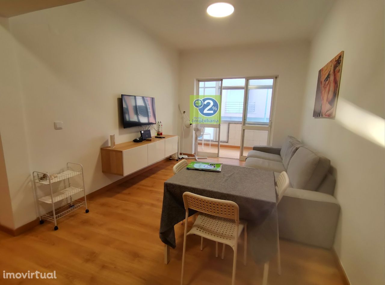 Apartamento T2! Renovado! Bem localizado