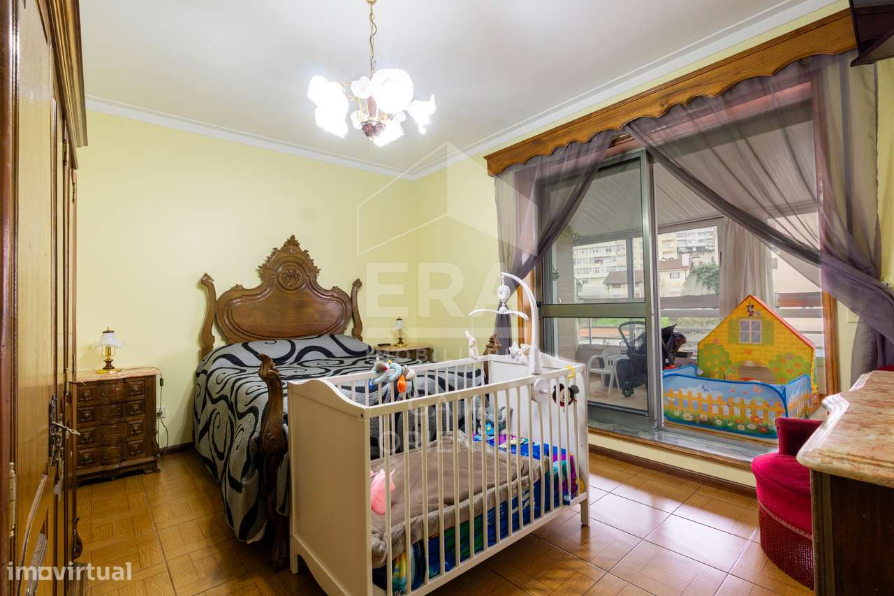 Apartamento T2 com Terraços e Vista Douro-31