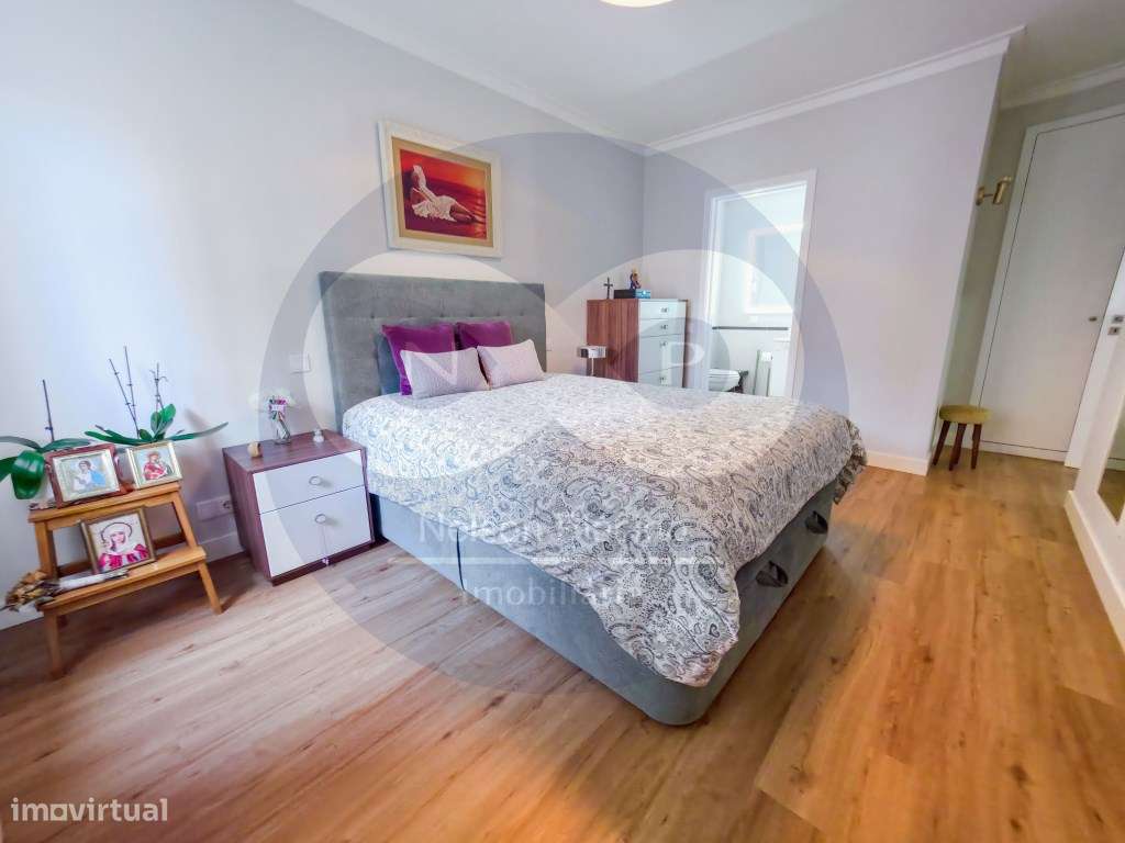 T2 com Cozinha Equipada, Varanda, 2 WC's, 3 Roupeiros embutidos e G...-19