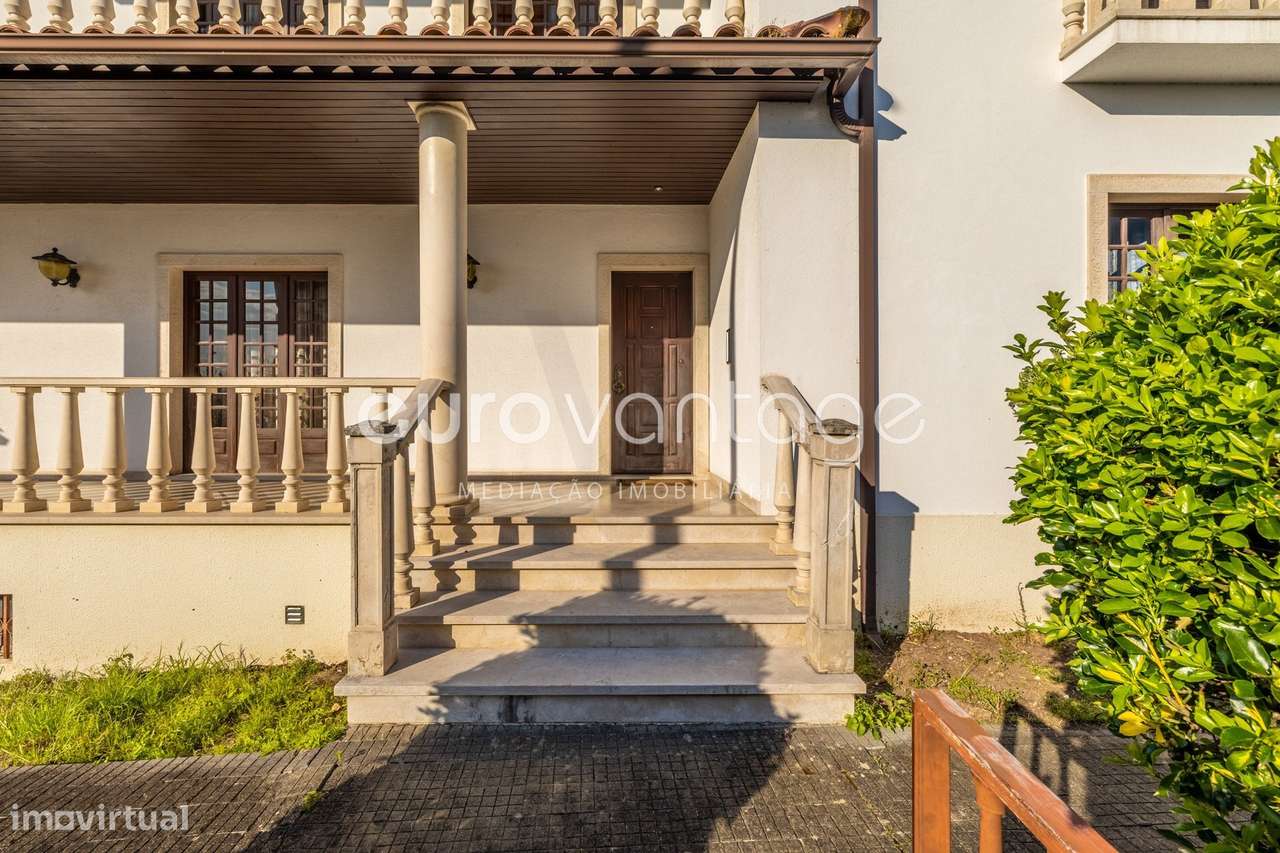 MORADIA T8 NO CENTRO DE LEIRIA-1