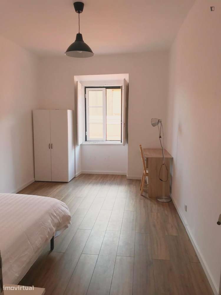 Quarto - localizado em Santos Lisbon - Grande imagem: 4/10