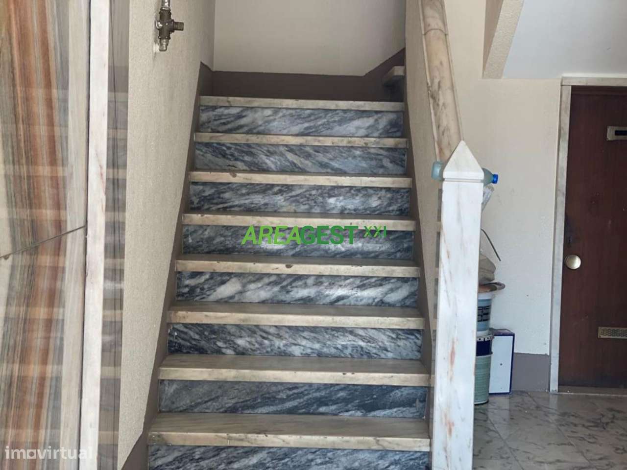 Apartamento T2 para venda na Falagueira-Venda Nova-5