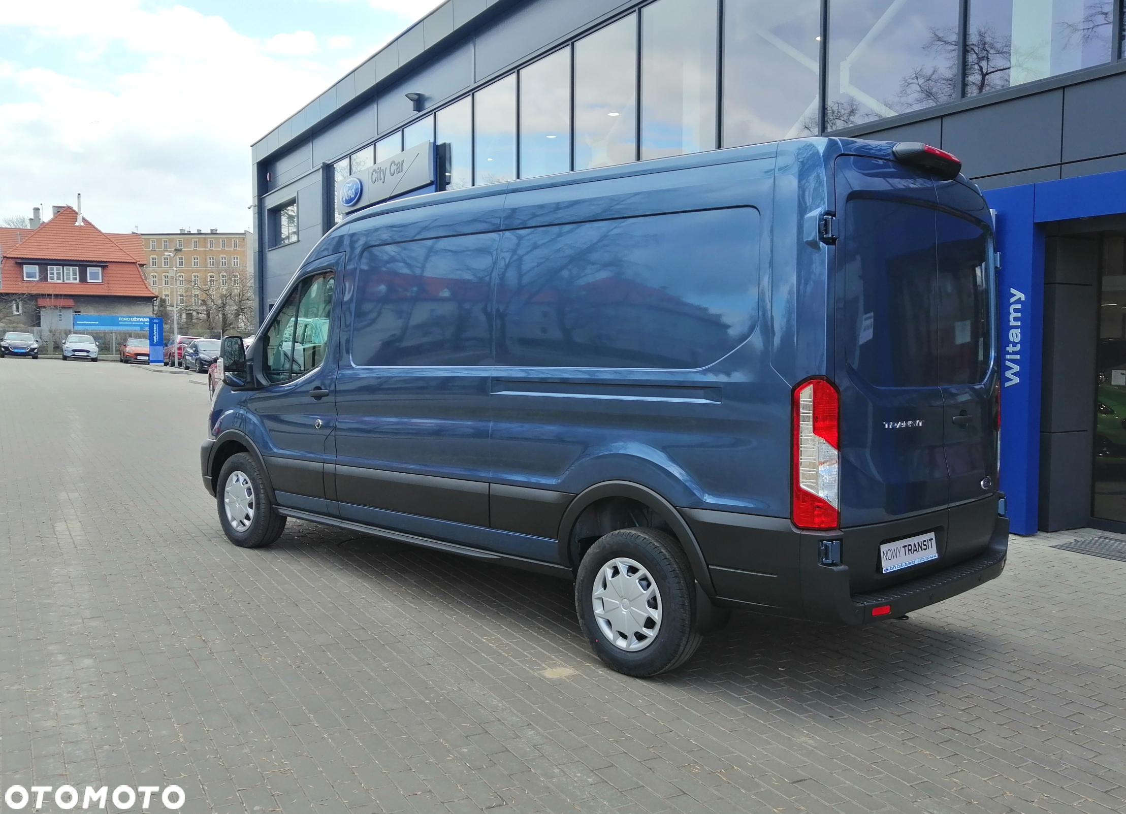 Ford Transit Van - 21