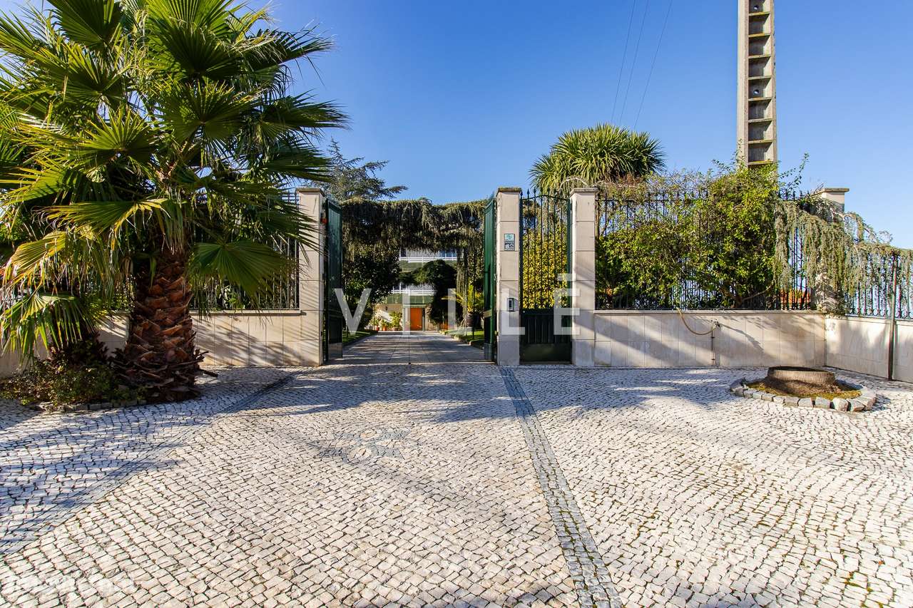 Moradia Isolada em Aradas, a 3 km do Centro de Aveiro - Grande imagem: 2/44