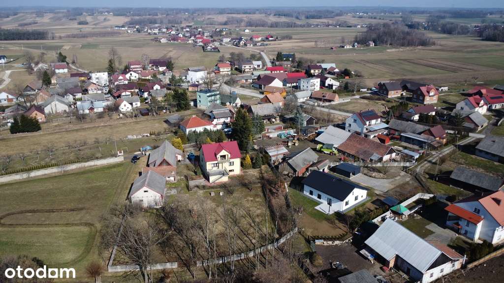 Dom z duszą na uboczu – cisza i przestrzeń-15