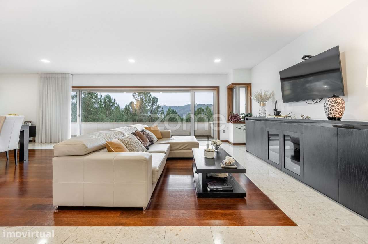 Moradia T3 c/Suítes e Piscina na Quinta das Luzes-12