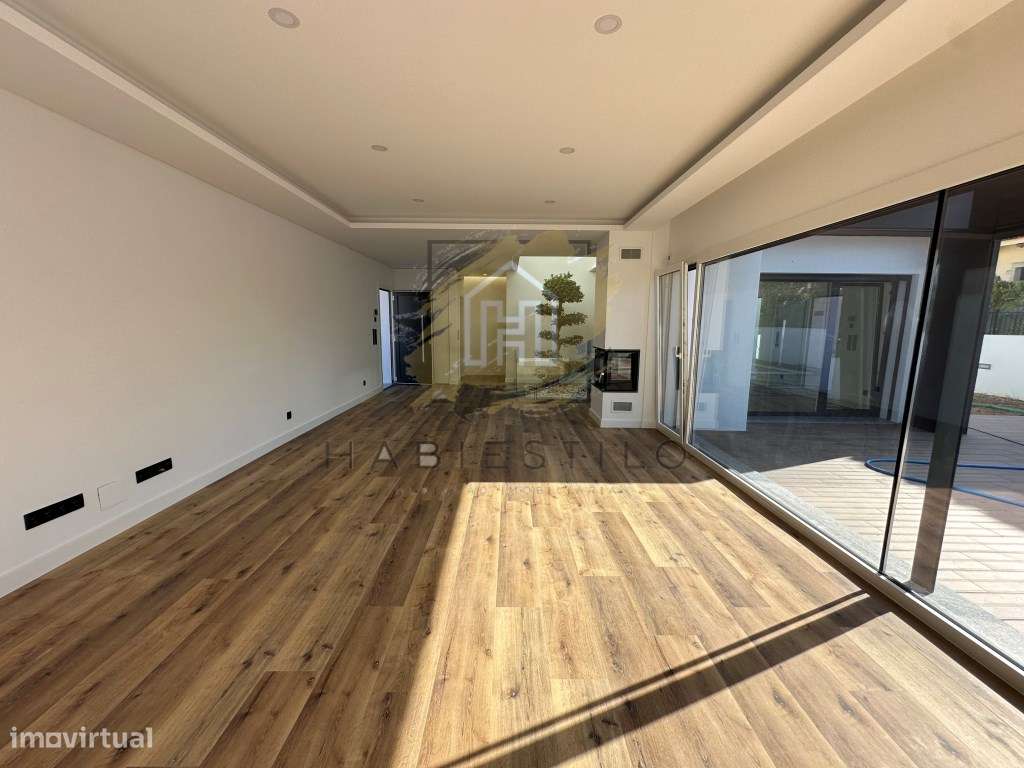 Moradia Isolada T3 Com Piscina-14