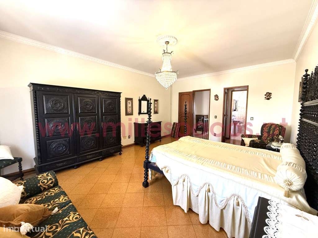 Moradia V6 com Garagem Centro da Cidade-21