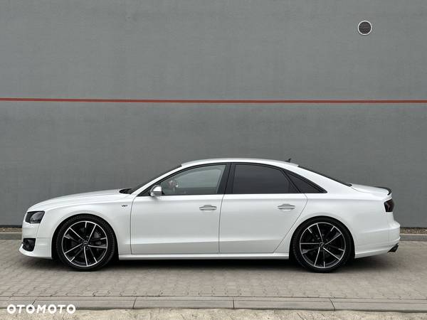 Audi S8 - 6