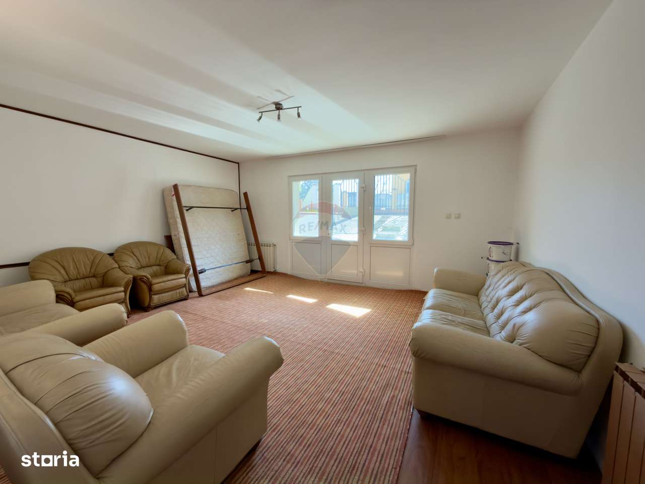 Casă / Vilă 8 camare cartier Beverly Hills Sanmartin-15