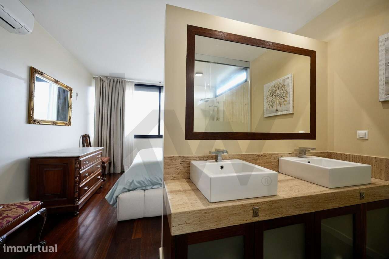 Apartamento T2 nas Madalenas com 170 m2 de área bruta, último piso.-8