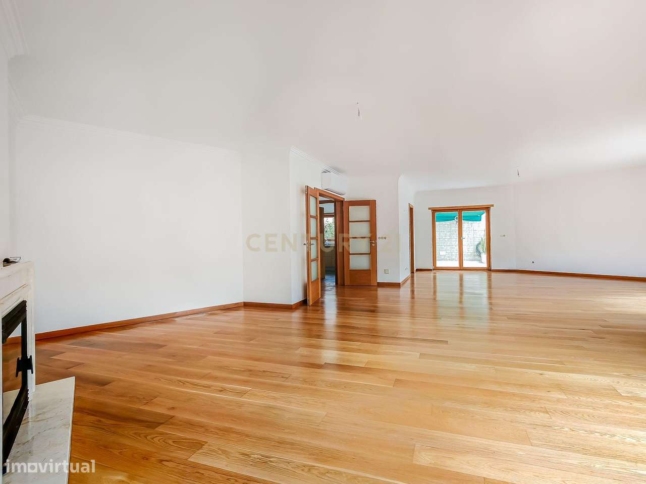 Moradia T5+1 com Piscina Privada a 8 Minutos a Pé do King's College |-7