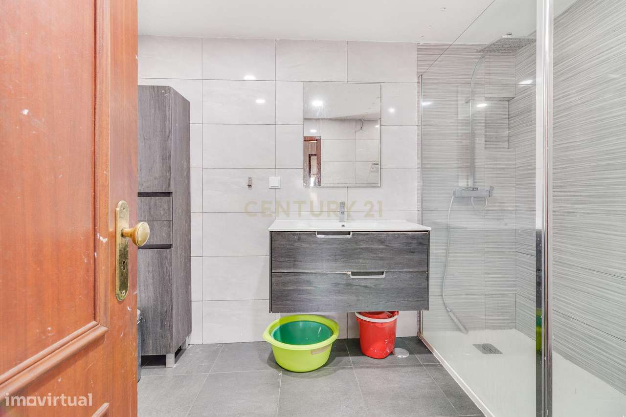 Um dos poucos T4 disponíveis | 148 m² | 2 Elevadores | Excelente Local-21