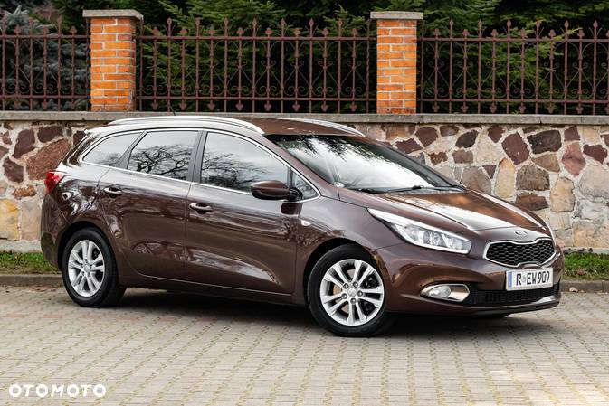 Kia Ceed 1.6 CRDi 128 Fifa World Cup Edition - 15