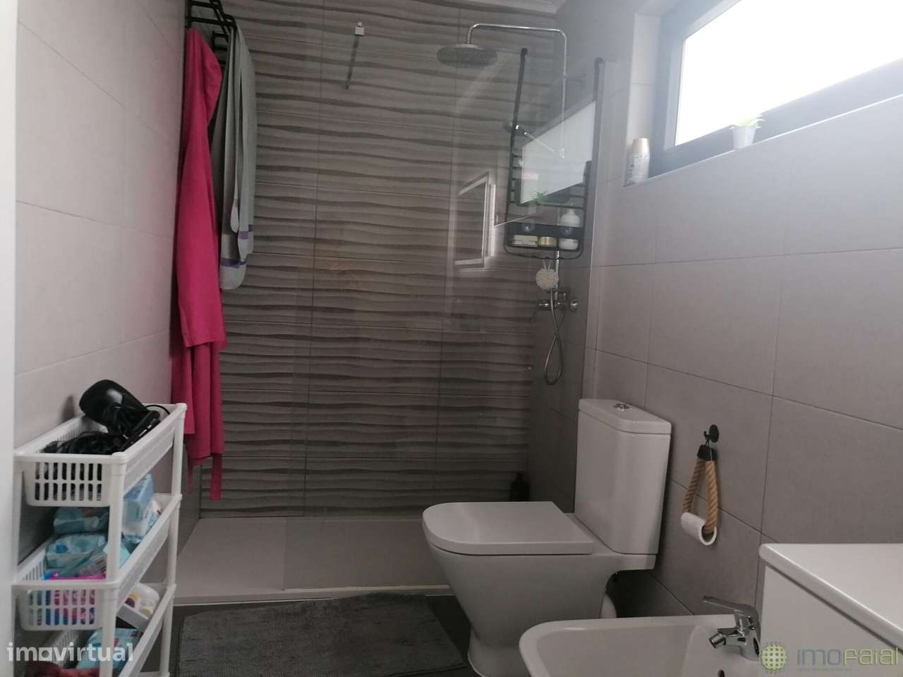 Moradia na Rua das Courelas, Feteira.-11