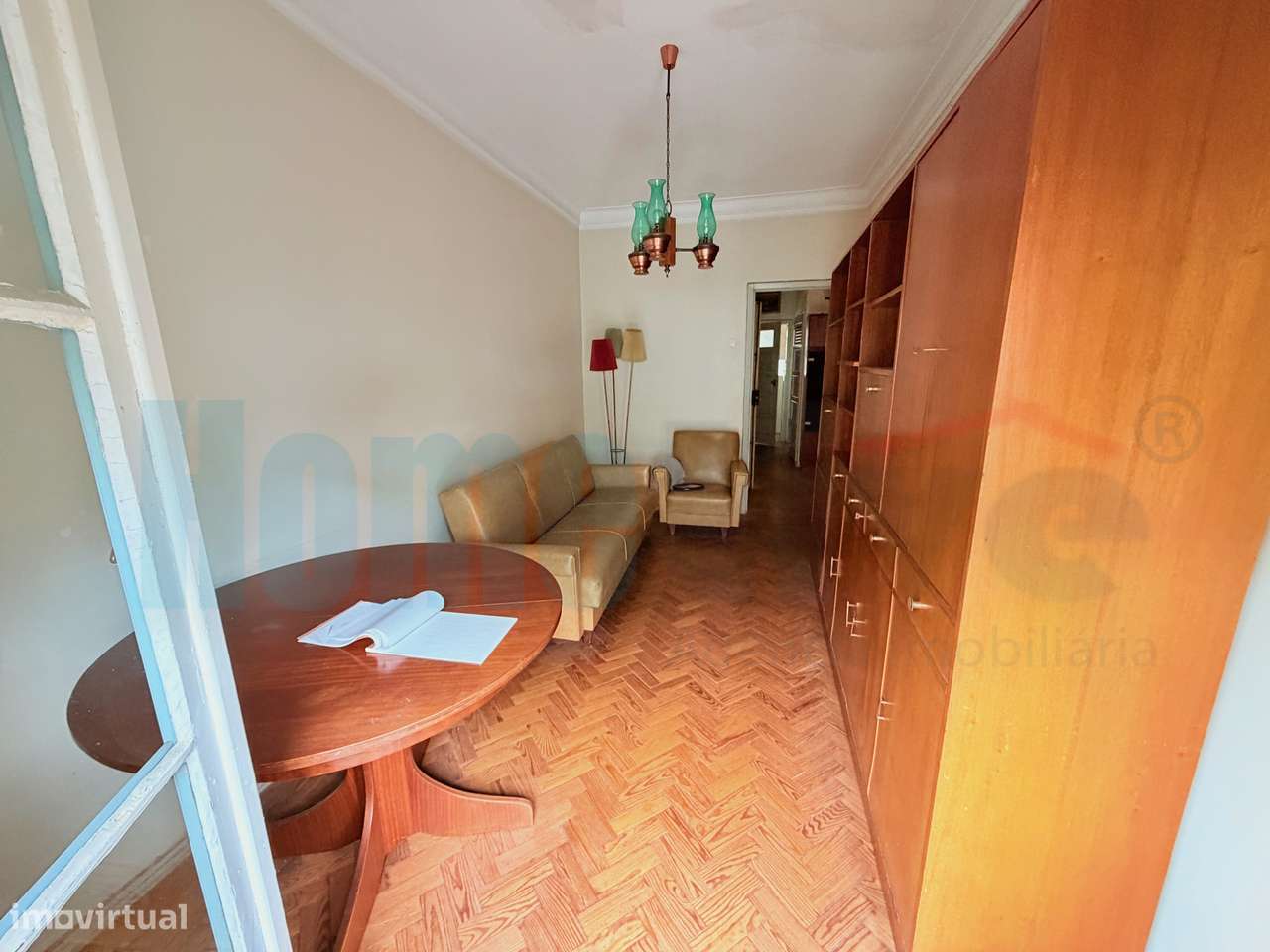 T2 com varanda, luz natural e localização central-12