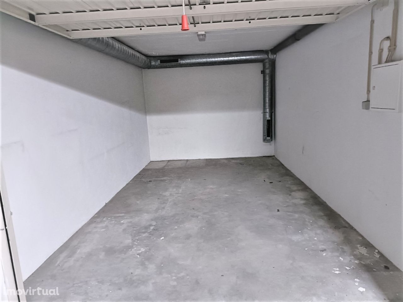 Garagem centro Montijo | Tipo boxe com 16 m2 | construção recente