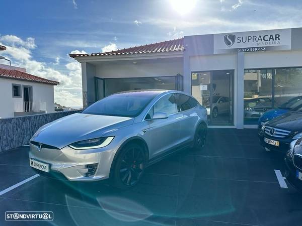 Tesla Model X P90D - 2