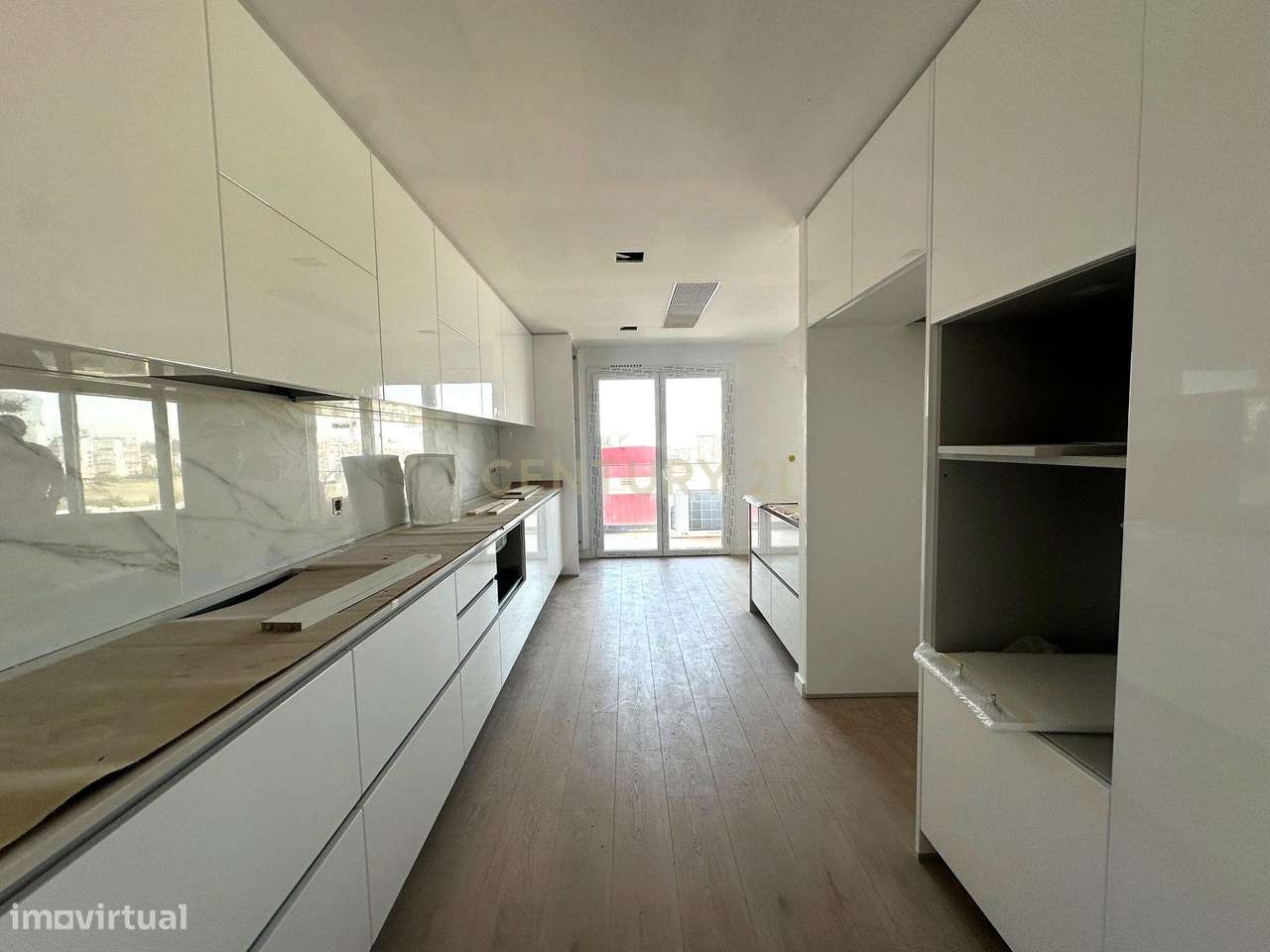 Luxuoso Apartamento Novo em Oeiras com 3 Quartos e Garagem - Grande imagem: 5/15