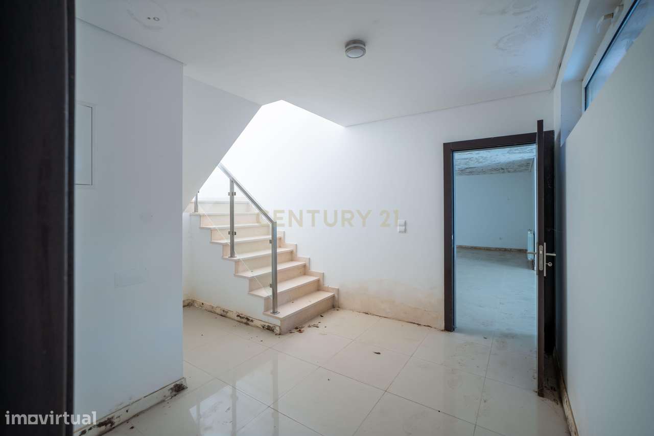 Moradia T4 com Piscina Privativa | Bicesse, Cascais-45
