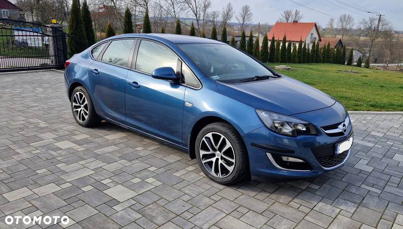 Opel Astra IV 1.6 Business - 1